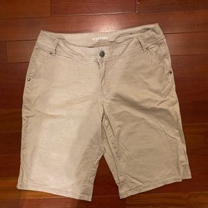 Lane Bryant Bermuda Shorts sz14 like new